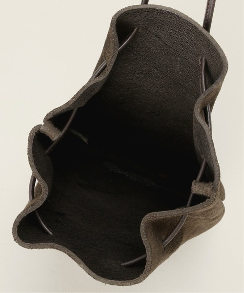 JOURNAL STANDARD SELECT(ジャーナルスタンダードセレクト)の「【ARTS&CRAFTS/アーツアンドクラフツ】別注 KUDU DROP SHAPE POUCH S(ショルダーバッグ・メンズ・ブラウン/ベージュ・FREE)」の6枚目の写真