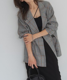 【女性らしさが際立つ】チェックダブルジャケット