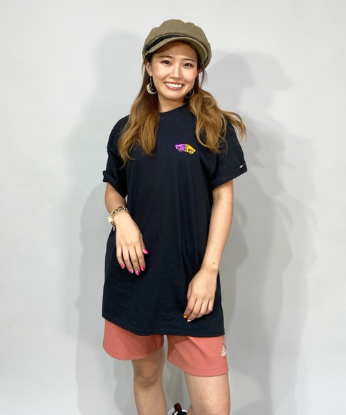VANS（バンズ）の「【ムラサキスポーツ別注】VANS/バンズ   ビッグシルエット/オーバーサイズ/ ネオンカラーロゴTシャツ   122H3010723（Tシャツ/カットソー・レディース・ベージュ/ブラック/チャコールグレー・S/M）」の4枚目の写真