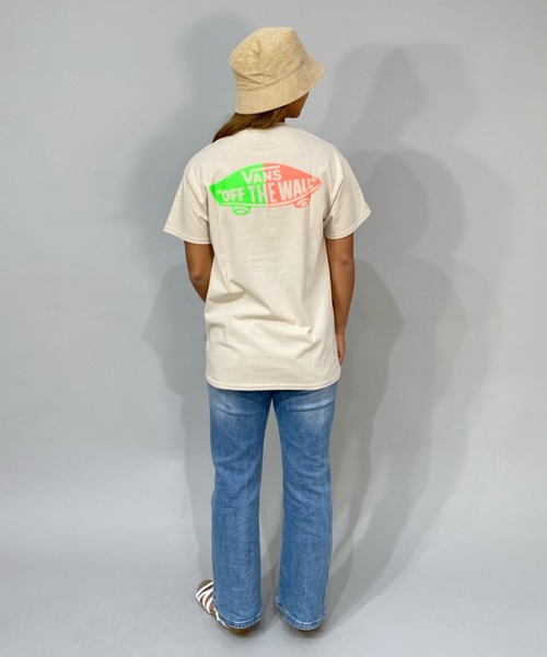 VANS（バンズ）の「【ムラサキスポーツ別注】VANS/バンズ   ビッグシルエット/オーバーサイズ/ ネオンカラーロゴTシャツ   122H3010723（Tシャツ/カットソー・レディース・ベージュ/ブラック/チャコールグレー・S/M）」の18枚目の写真