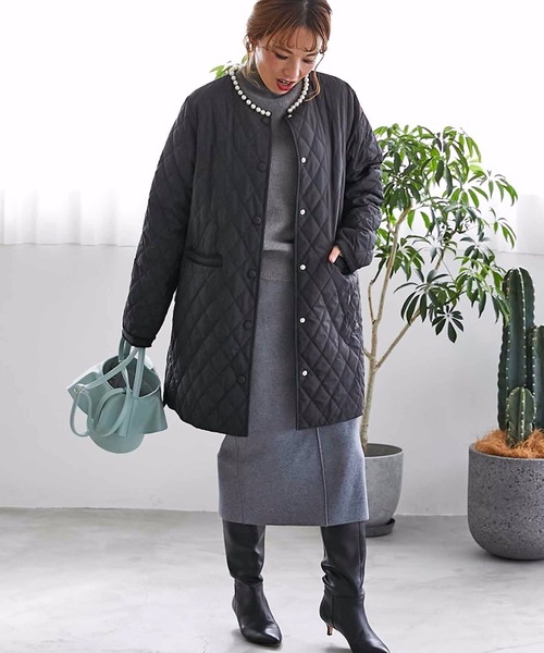 M y u（ミュー）の「襟パール中綿キルティングライトコート（ダウンジャケット/コート・レディース・ブラック/カーキ・FREE）」の6枚目の写真