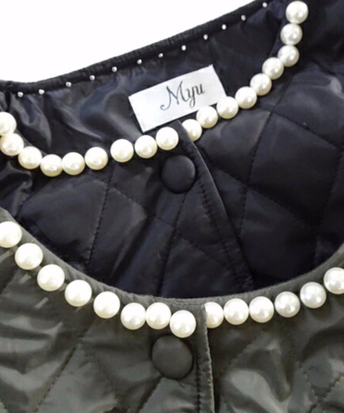 M y u（ミュー）の「襟パール中綿キルティングライトコート（ダウンジャケット/コート・レディース・ブラック/カーキ・FREE）」の14枚目の写真