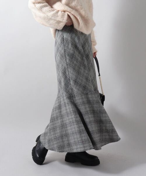 fredy emue(フレディエミュ)の「バイアスマーメイドスカート(スカート・レディース・ブラウン/ベージュ系その他/ブラック系その他・36/38)」の2枚目の写真