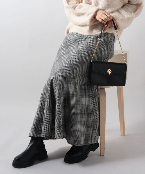 fredy emue(フレディエミュ)の「バイアスマーメイドスカート(スカート・レディース・ブラウン/ベージュ系その他/ブラック系その他・36/38)」の4枚目の写真