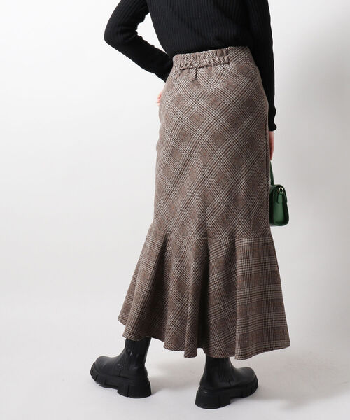fredy emue(フレディエミュ)の「バイアスマーメイドスカート(スカート・レディース・ブラウン/ベージュ系その他/ブラック系その他・36/38)」の19枚目の写真