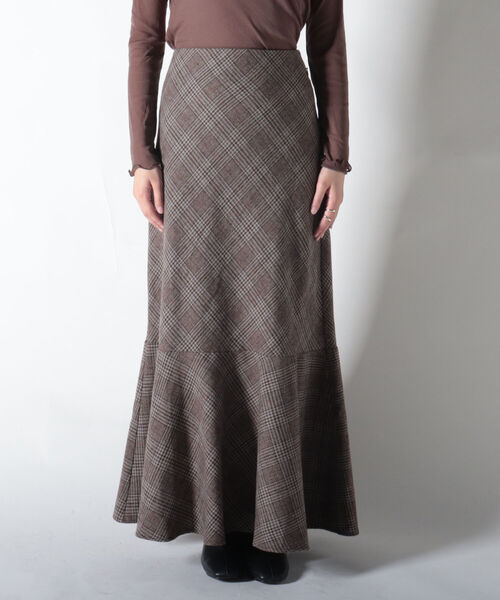 fredy emue(フレディエミュ)の「バイアスマーメイドスカート(スカート・レディース・ブラウン/ベージュ系その他/ブラック系その他・36/38)」の22枚目の写真