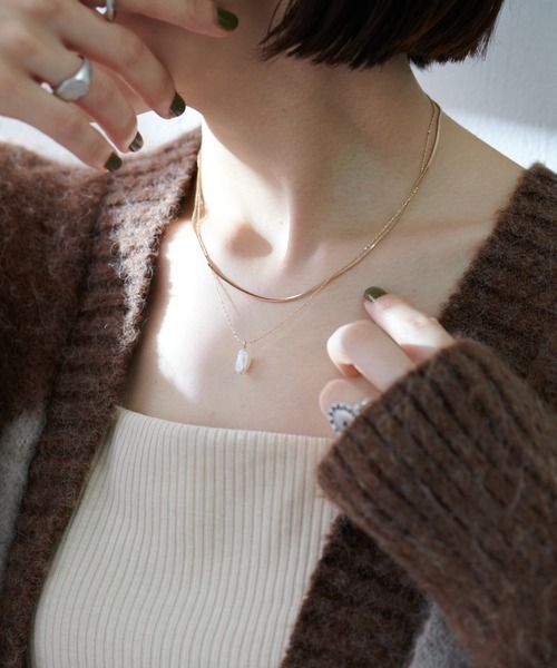 GOLDY（ゴールディ）の「【GOLDY】パールチャーム×スネーク2連ネックレス（ネックレス・レディース・シルバー/ゴールド・FREE）」の2枚目の写真