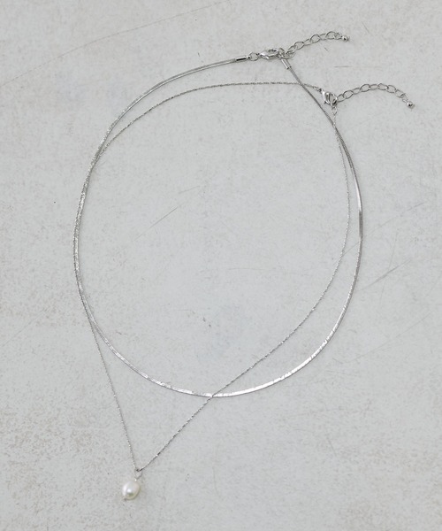 GOLDY（ゴールディ）の「【GOLDY】パールチャーム×スネーク2連ネックレス（ネックレス・レディース・シルバー/ゴールド・FREE）」の5枚目の写真