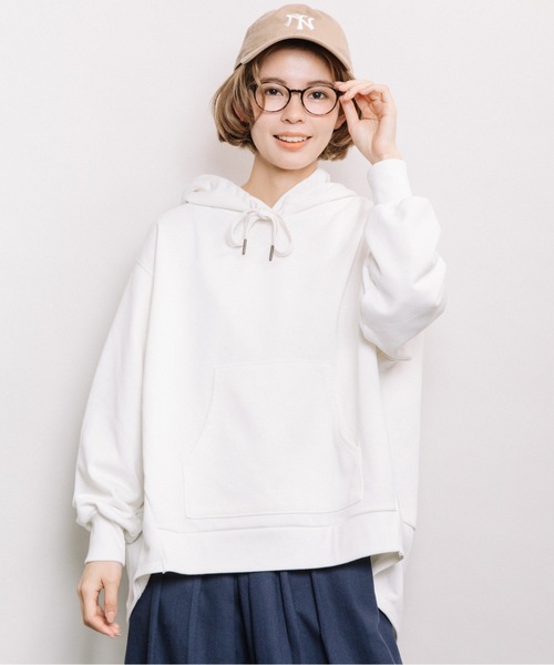 refinedworks（リファインドワークス）の「後ろバルーンパーカー（パーカー・レディース・グリーン/ネイビー/オフホワイト・FREE）」の2枚目の写真