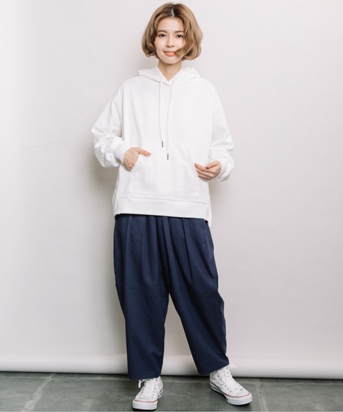 refinedworks（リファインドワークス）の「後ろバルーンパーカー（パーカー・レディース・グリーン/ネイビー/オフホワイト・FREE）」の22枚目の写真