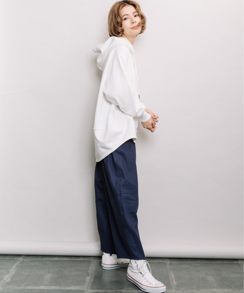 refinedworks（リファインドワークス）の「後ろバルーンパーカー（パーカー・レディース・グリーン/ネイビー/オフホワイト・FREE）」の5枚目の写真