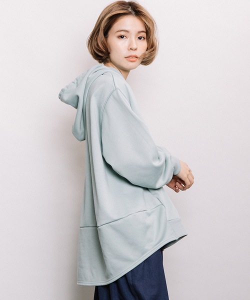 refinedworks（リファインドワークス）の「後ろバルーンパーカー（パーカー・レディース・グリーン/ネイビー/オフホワイト・FREE）」の6枚目の写真