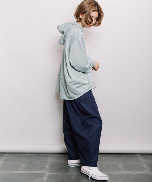 refinedworks（リファインドワークス）の「後ろバルーンパーカー（パーカー・レディース・グリーン/ネイビー/オフホワイト・FREE）」の18枚目の写真