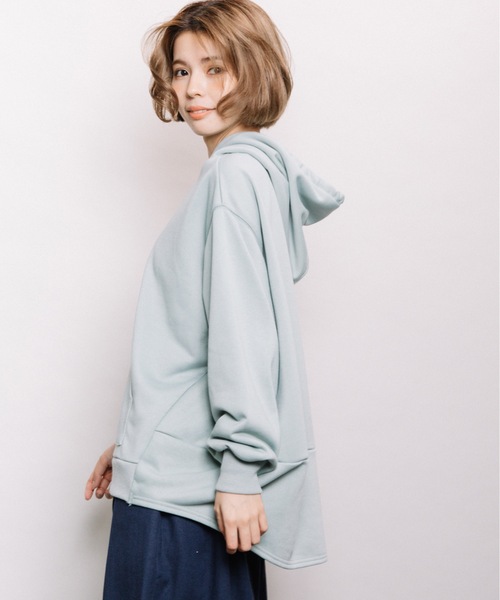 refinedworks（リファインドワークス）の「後ろバルーンパーカー（パーカー・レディース・グリーン/ネイビー/オフホワイト・FREE）」の13枚目の写真