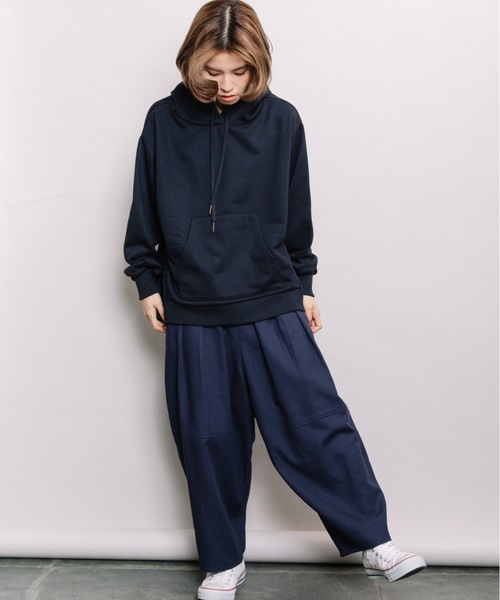 refinedworks（リファインドワークス）の「後ろバルーンパーカー（パーカー・レディース・グリーン/ネイビー/オフホワイト・FREE）」の7枚目の写真