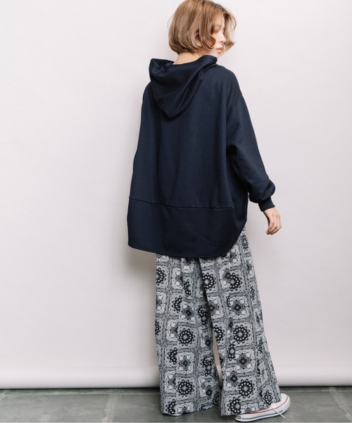 refinedworks（リファインドワークス）の「後ろバルーンパーカー（パーカー・レディース・グリーン/ネイビー/オフホワイト・FREE）」の21枚目の写真