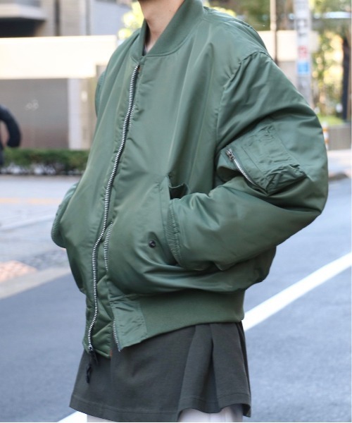 C.E.L.STORE(セルストア)の「U.S MILITARY / ユーエスミリタリ VALLEY APPAREL MA-1 USAF FLIGHT JACKET 米国製(MA-1・メンズ・オリーブ・X-LARGE/LARGE)」の5枚目の写真