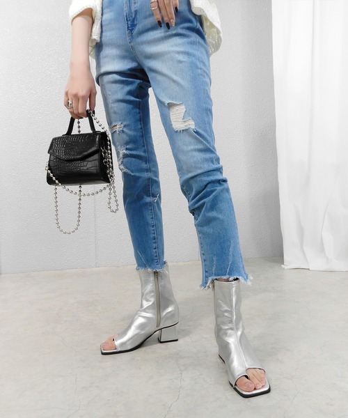 alala（アララ）の「フェイクレザーブーサン（ブーツ・レディース・ブラック/アイボリー/シルバー・LL/S/M/L）」の7枚目の写真