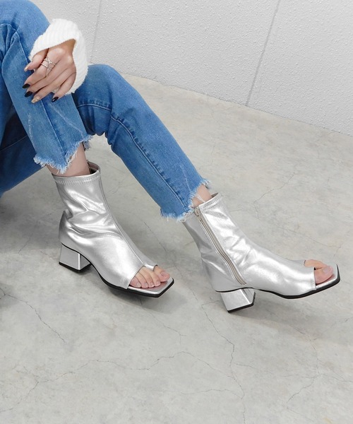 alala（アララ）の「フェイクレザーブーサン（ブーツ・レディース・ブラック/アイボリー/シルバー・LL/S/M/L）」の11枚目の写真