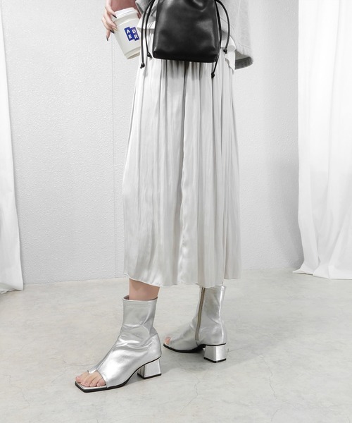 alala（アララ）の「フェイクレザーブーサン（ブーツ・レディース・ブラック/アイボリー/シルバー・LL/S/M/L）」の16枚目の写真