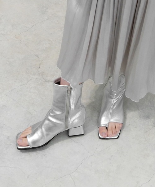 alala（アララ）の「フェイクレザーブーサン（ブーツ・レディース・ブラック/アイボリー/シルバー・LL/S/M/L）」の17枚目の写真