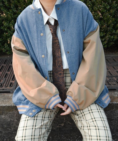 kutir(クティール)の「デニムスタジャン(スタジャン・レディース・ベージュ/ブルー/グリーン・FREE)」の2枚目の写真