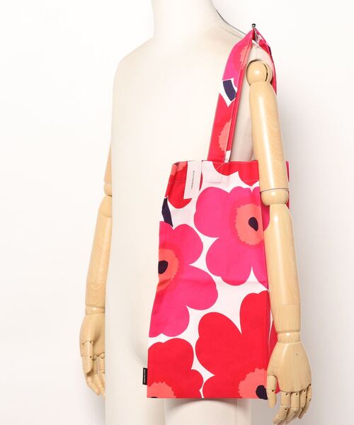 marimekko（マリメッコ）の「marimekko/ファブリックバッグ（トートバッグ・レディース・レッド/ブラック・ONESIZE）」の6枚目の写真