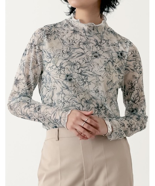 Re:EDIT（リエディ）の「[神山まりあさん着用]フラワープリントチュールネットトップス（Tシャツ/カットソー・レディース・ベージュ/ブルー/チャコールグレー・LARGE/MEDIUM）」の3枚目の写真