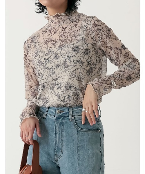 Re:EDIT（リエディ）の「[神山まりあさん着用]フラワープリントチュールネットトップス（Tシャツ/カットソー・レディース・ベージュ/ブルー/チャコールグレー・LARGE/MEDIUM）」の4枚目の写真