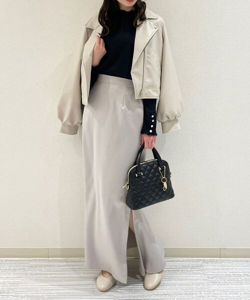 MAJESTIC LEGON（マジェスティックレゴン）の「袖ボタンメロウトップス（Tシャツ/カットソー・レディース・アイボリー/ライトグレー/ブラック・MEDIUM）」の7枚目の写真