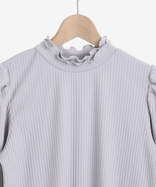 MAJESTIC LEGON（マジェスティックレゴン）の「袖ボタンメロウトップス（Tシャツ/カットソー・レディース・アイボリー/ライトグレー/ブラック・MEDIUM）」の9枚目の写真