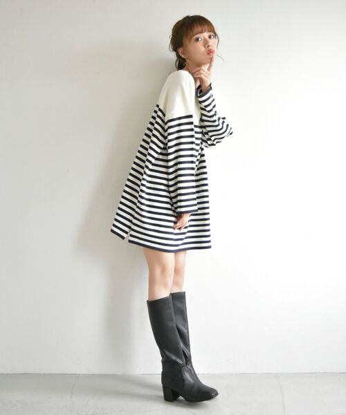 MAJESTIC LEGON（マジェスティックレゴン）の「パネルボーダーニットミニワンピ（ワンピース・レディース・ブラック系その他/ホワイト系その他2/ブルー系その他2/ピンク系その他2・MEDIUM）」の6枚目の写真