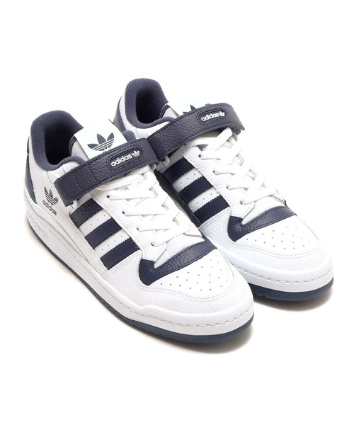 adidas（アディダス）の「adidas FORUM LOW / アディダス フォーラム ロウ（スニーカー・メンズ・ホワイト・23.5cm/24.5cm/25.5cm/26.5cm/27.5cm/28.5cm/30.0cm/24.0cm/25.0cm/26.0cm/27.0cm/28.0cm/29.0cm/23.0cm）」の2枚目の写真