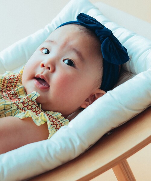 こども ビームス（コドモビームス）の「baby bling / Classic Knot ベビーヘアバンド（ヘアバンド・キッズ・ホワイト/ブラック/ピンク/ケリー/ブラウン系その他2/レッド系その他2/レッド系その他3/レッド系その他4/ネイビー・ONE SIZE）」の5枚目の写真