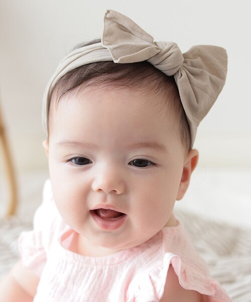 こども ビームス（コドモビームス）の「baby bling / Classic Knot ベビーヘアバンド（ヘアバンド・キッズ・ホワイト/ブラック/ピンク/ケリー/ブラウン系その他2/レッド系その他2/レッド系その他3/レッド系その他4/ネイビー・ONE SIZE）」の4枚目の写真