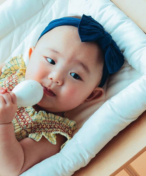 こども ビームス（コドモビームス）の「baby bling / Classic Knot ベビーヘアバンド（ヘアバンド・キッズ・ホワイト/ブラック/ピンク/ケリー/ブラウン系その他2/レッド系その他2/レッド系その他3/レッド系その他4/ネイビー・ONE SIZE）」の15枚目の写真