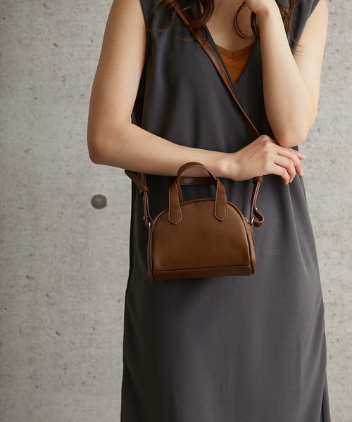 L.H.P(エルエイチピー)の「courage/クラージュ/シンセティックレザーショルダーバッグ(ショルダーバッグ・レディース・ブラック/ブラウン/グリーン・FREE)」の14枚目の写真
