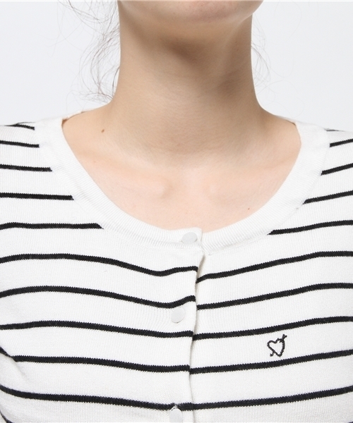 merry jenny(メリージェニー)の「H/G ビスコースクルーカーデ(カーディガン/ボレロ・レディース・ピンク/オフホワイト/ホワイト×レッド/ブラック/ブラック×ホワイト/グレー/ネイビー/ラベンダー・FREE)」の12枚目の写真