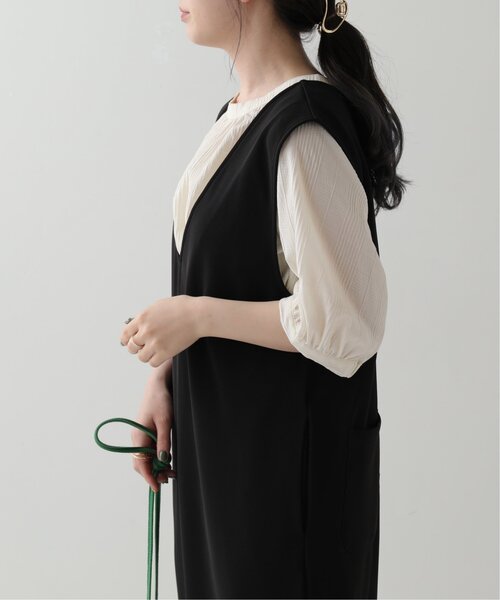 RAY CASSIN（レイカズン）の「深Vジャンスカ×パフスリーブブラウスセット（ジャンパースカート・レディース・ブラック/キナリ・FREE）」の10枚目の写真