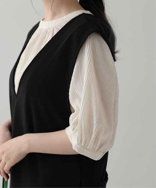 RAY CASSIN（レイカズン）の「深Vジャンスカ×パフスリーブブラウスセット（ジャンパースカート・レディース・ブラック/キナリ・FREE）」の15枚目の写真