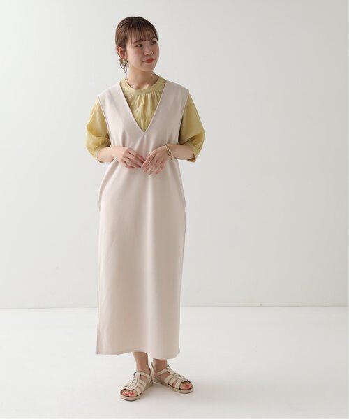 RAY CASSIN（レイカズン）の「深Vジャンスカ×パフスリーブブラウスセット（ジャンパースカート・レディース・ブラック/キナリ・FREE）」の19枚目の写真