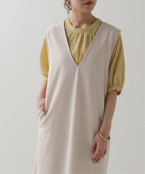 RAY CASSIN（レイカズン）の「深Vジャンスカ×パフスリーブブラウスセット（ジャンパースカート・レディース・ブラック/キナリ・FREE）」の21枚目の写真