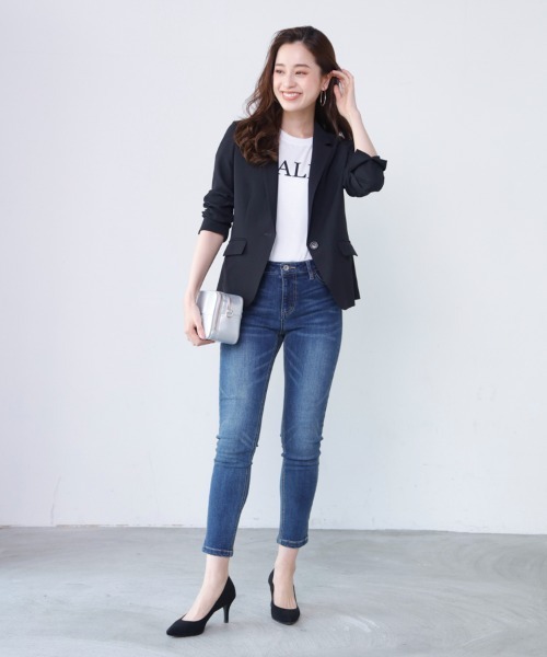 M.deux(エムドゥ)の「スキニーデニム(デニムパンツ・レディース・ホワイト/ネイビー・SMALL/MEDIUM)」の3枚目の写真