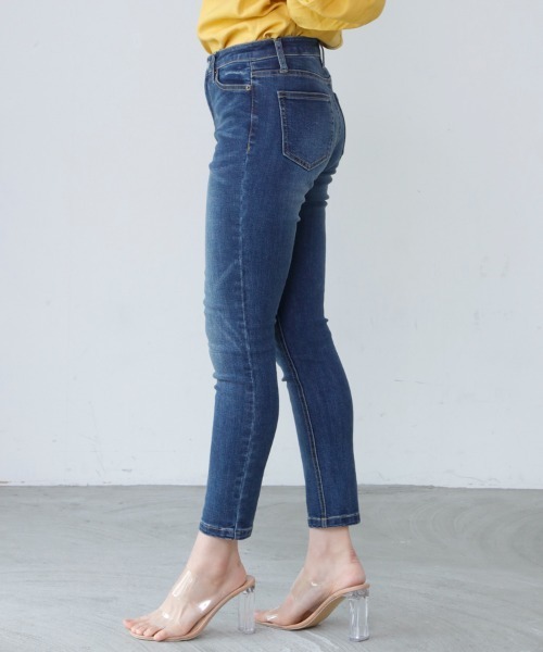 M.deux(エムドゥ)の「スキニーデニム(デニムパンツ・レディース・ホワイト/ネイビー・SMALL/MEDIUM)」の11枚目の写真