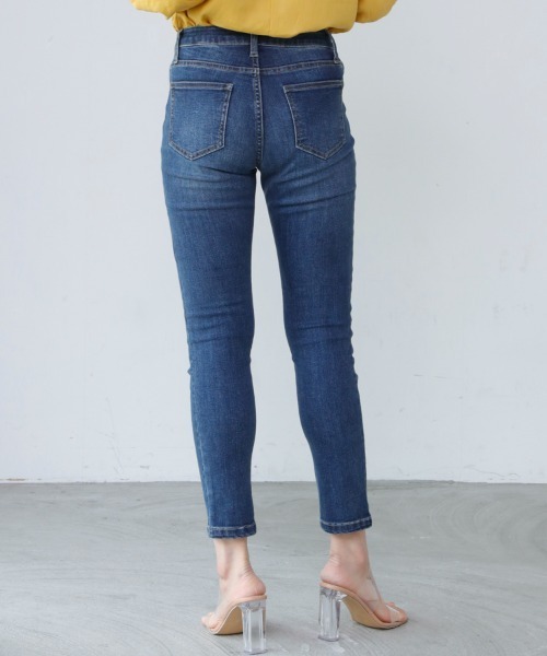 M.deux(エムドゥ)の「スキニーデニム(デニムパンツ・レディース・ホワイト/ネイビー・SMALL/MEDIUM)」の12枚目の写真