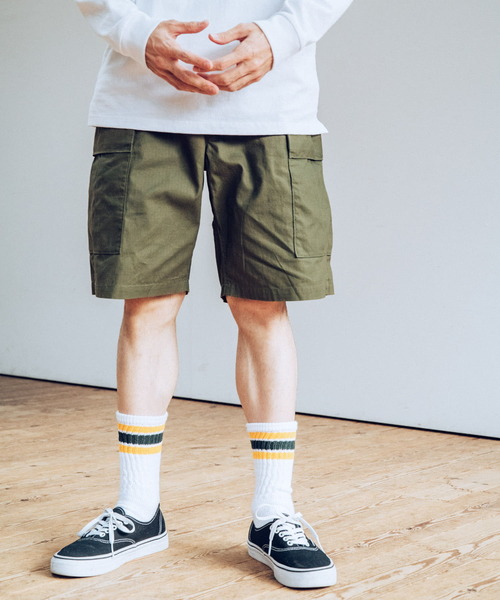 URBAN RESEARCH DOORS（アーバンリサーチドアーズ）の「『別注』GOLDEN MILLS×DOORS　 J/F SHORT（その他パンツ・メンズ・ブラック/オリーブ・MEDIUM/LARGE）」の3枚目の写真