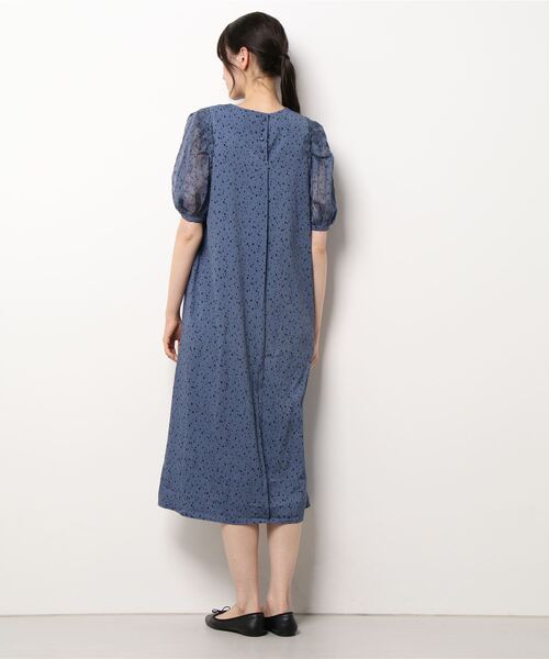 Te chichi（テチチ）の「ドットシアースリーブワンピース（ワンピース・レディース・ブルー/ベージュ/ブラック・ﾌﾘ-）」の5枚目の写真