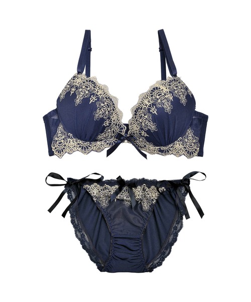 ベストセラー】寝転がっても美谷間キープ！高見えブラジャー＆紐