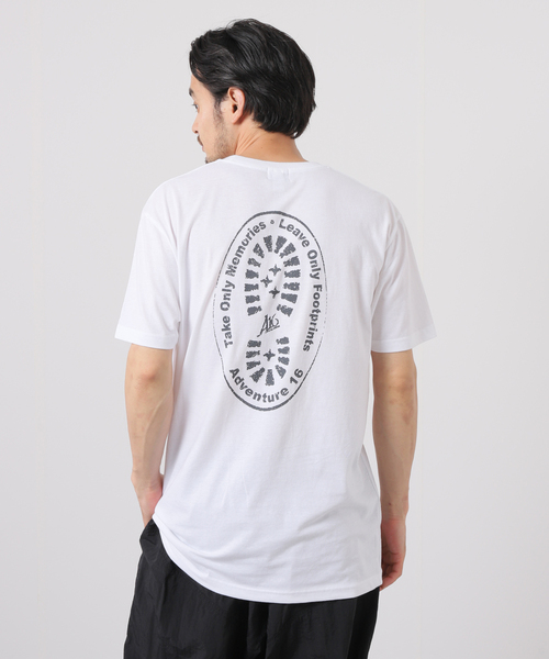 JOURNAL STANDARD(ジャーナルスタンダード)の「ADVENTURE 16 フットプリントTシャツ(Tシャツ/カットソー・メンズ・ホワイト/ブラウン・LARGE/X-LARGE)」の2枚目の写真