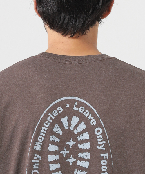 JOURNAL STANDARD(ジャーナルスタンダード)の「ADVENTURE 16 フットプリントTシャツ(Tシャツ/カットソー・メンズ・ホワイト/ブラウン・LARGE/X-LARGE)」の6枚目の写真